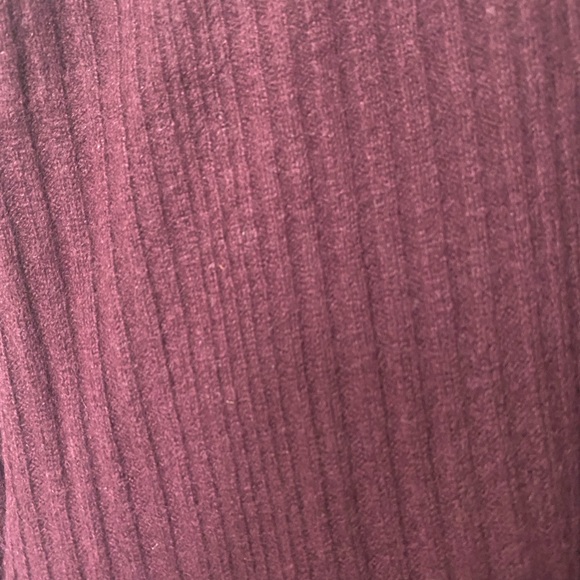 Halogen Burgundy 100% Cashmere Scarf - Picture 3 of 3